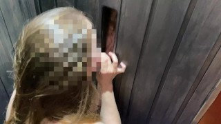 Жена первый раз пробует Glory Hole 4K