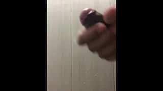 Jerk off in Toilet public
