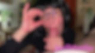 MHBHJ succhia così bene che gli lascio ingoiare lo sperma